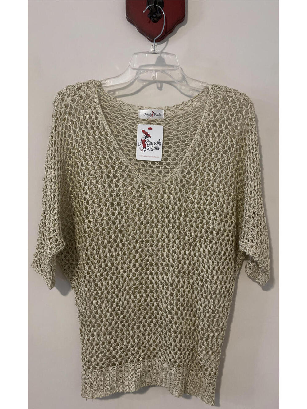 Perfectly Priscilla Women’s Large Gold Crocheted Vneck Blouse NWT! A6107